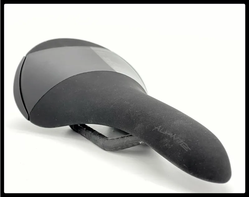 Fizik Aliante R1 Mens carbon Regulat Road Saddle 141 mm Black